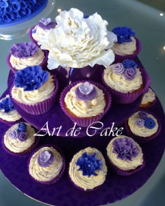 Purple Party cupcakes       